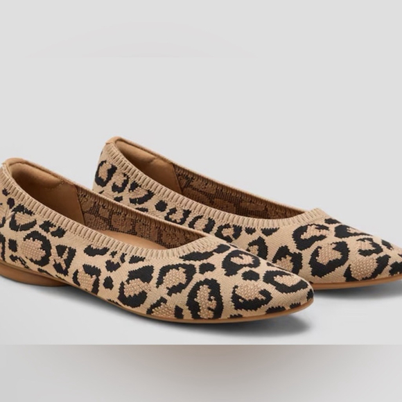 Vivaia Shoes - Vivaia Almond-Toe Ballet Flats (Tamia 2.0) | EUC | Sz 8